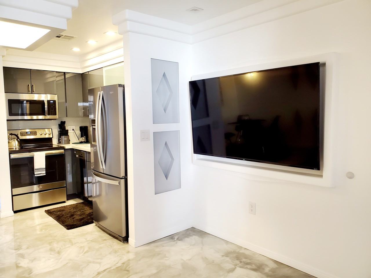 367 South Calle El Segundo #d - Photo 4 of 30