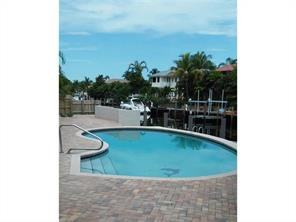 3325 Northeast 39th Street - Photo 3 of 7