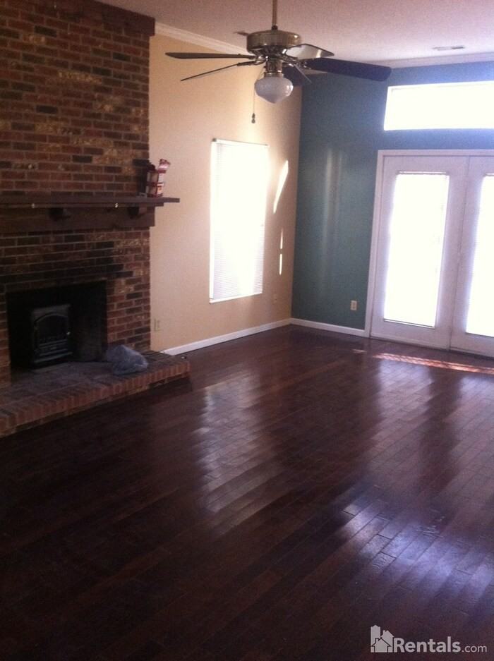 11512 Tall Cedar Court - Photo 3 of 15