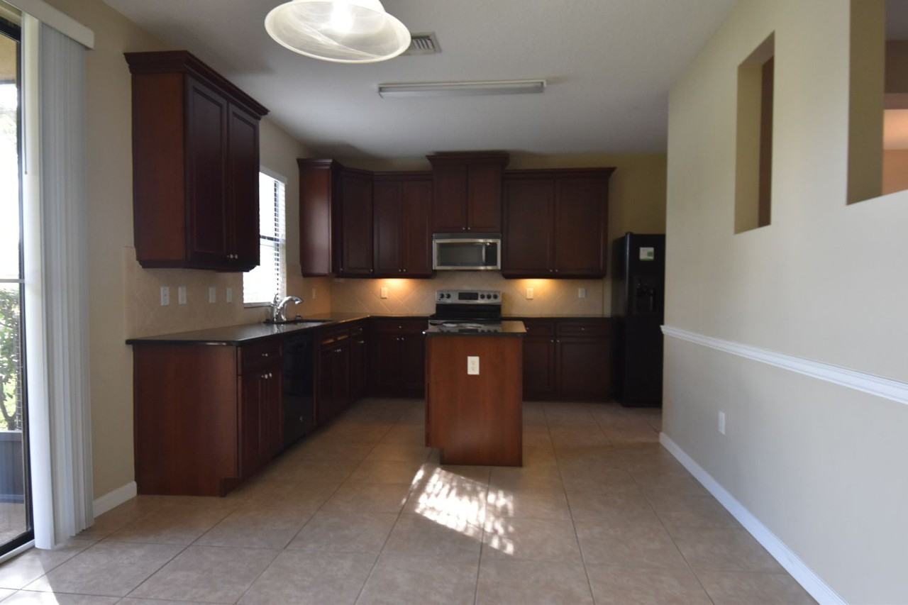 645 Dryden Cir - Photo 3 of 30