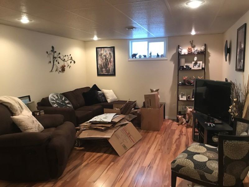 10406 111th Ave 10406 - Photo 3 of 9