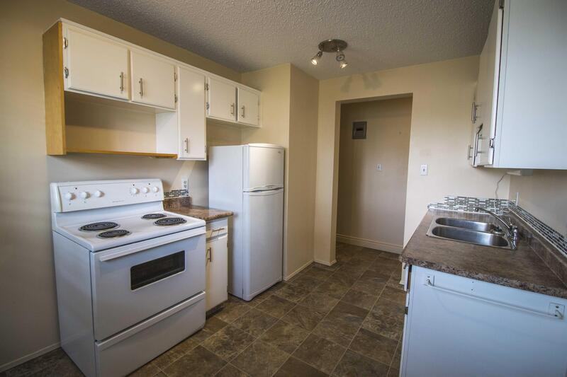 8600 106th Ave-10211-102 - Photo 3 of 7