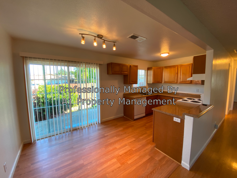 109 Estates Ct - Photo 3 of 8