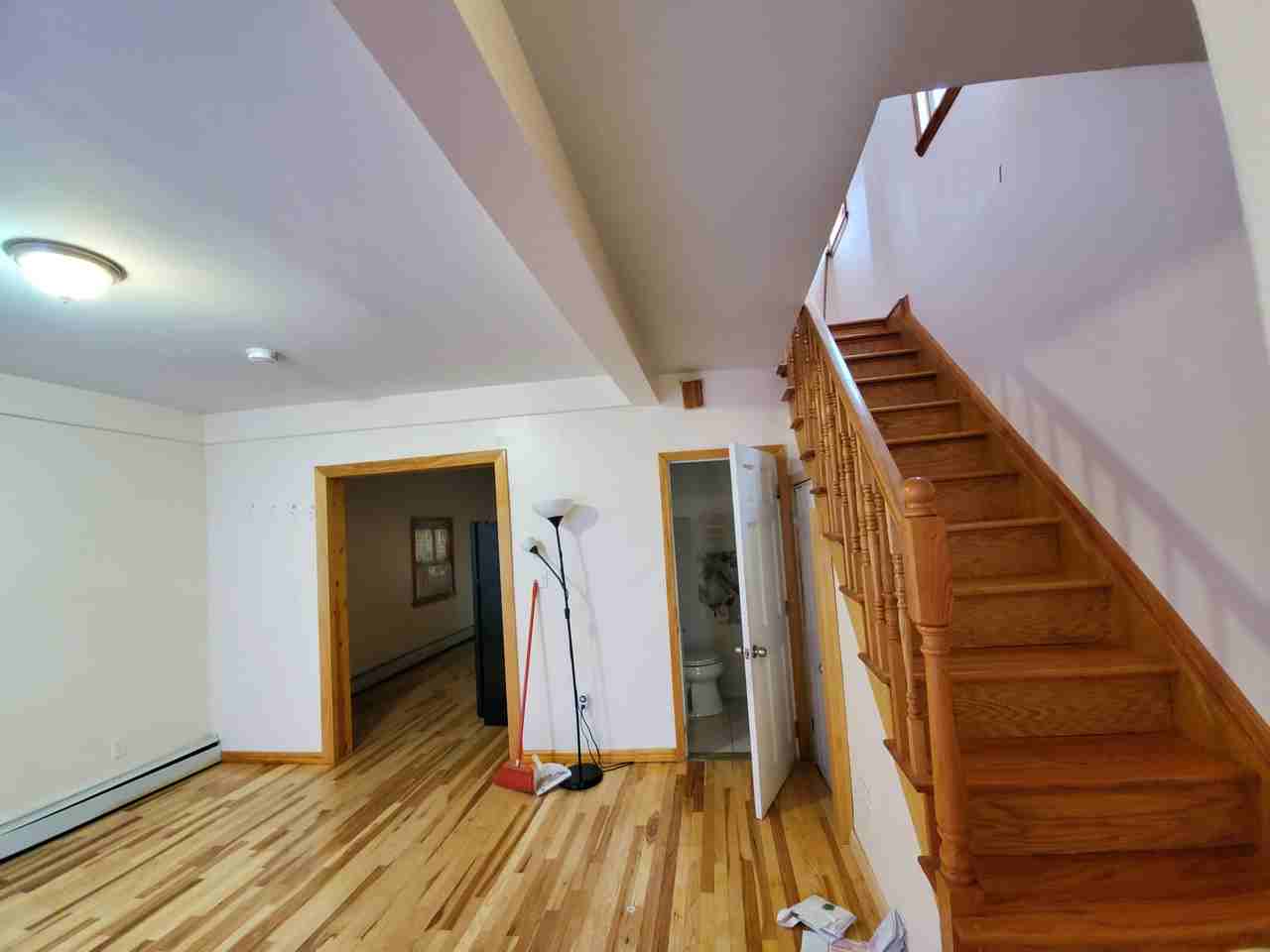 1012 Castleton Avenue - Photo 2 of 13