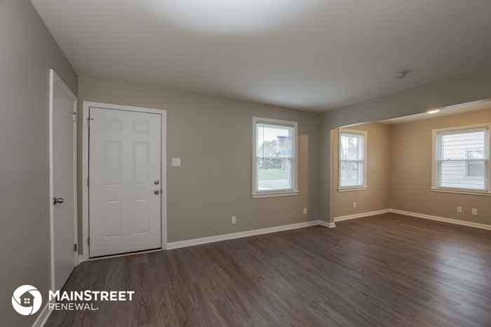 2821 Burbank Drive - Photo 3 of 16
