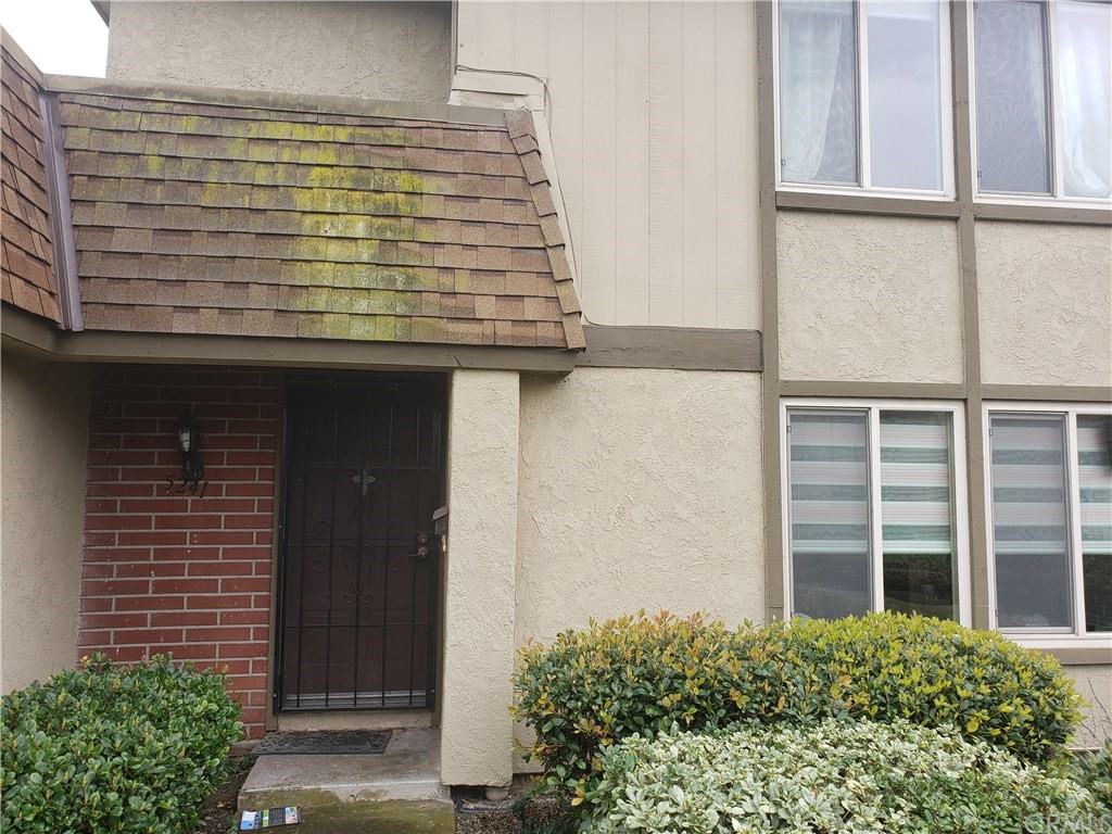 5241 Salisbury Circle - Photo 3 of 19