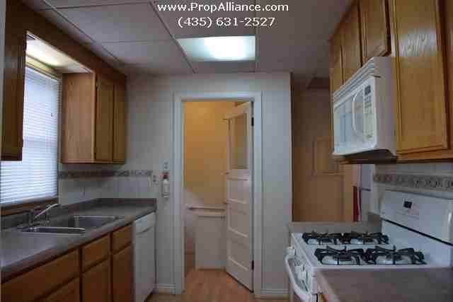 864 E. Bryan Avenue South - Photo 2 of 11