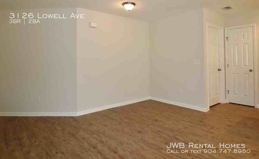 3126 Lowell Ave - Photo 2 of 9