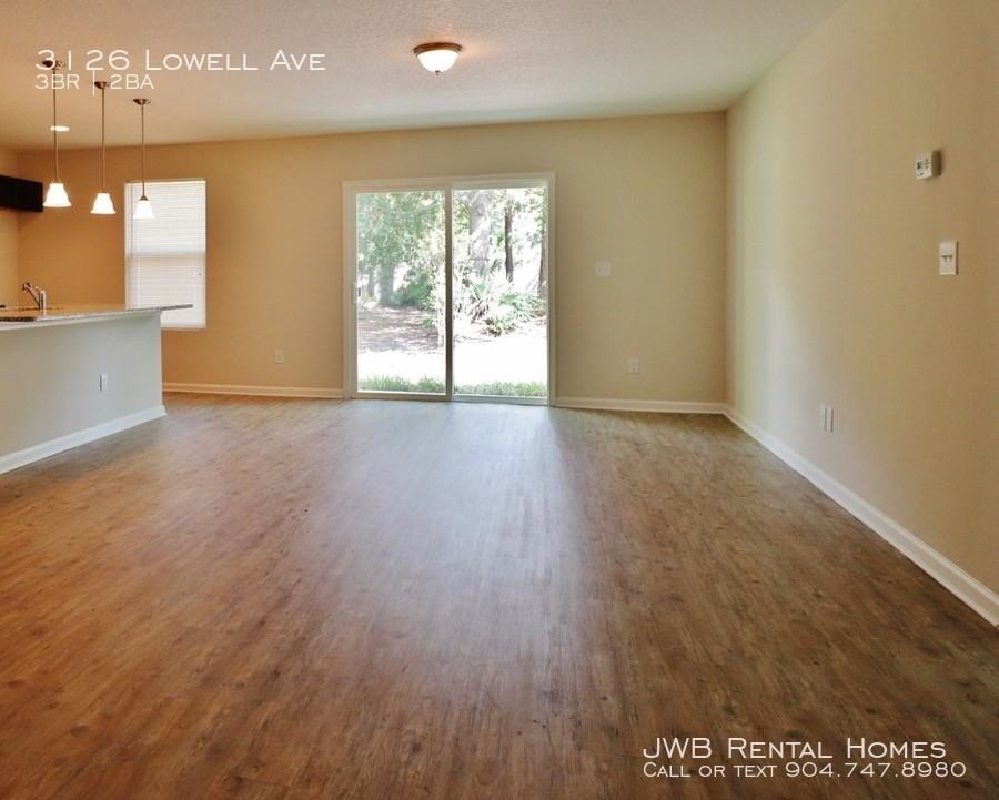 3126 Lowell Ave - Photo 3 of 9
