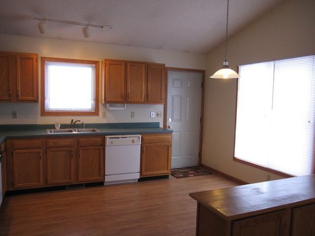 701 Cottonwood - Photo 2 of 14