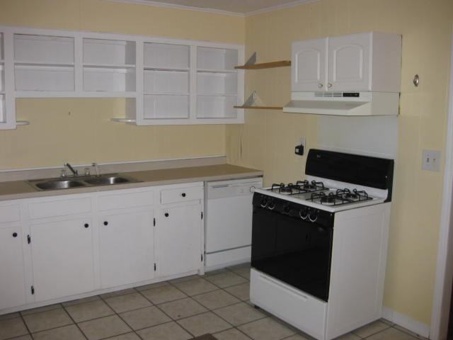 262 Thompson Blvd - Photo 3 of 8