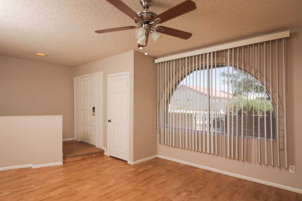 3626 W Paradise Ln - Photo 2 of 20