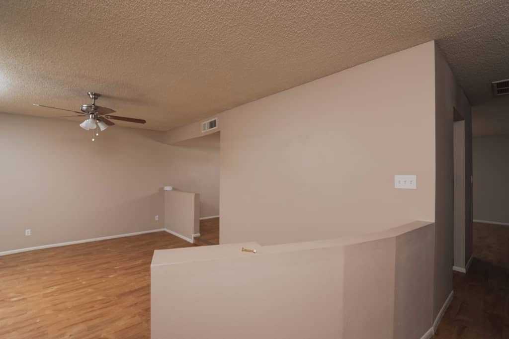 3626 W Paradise Ln - Photo 3 of 20