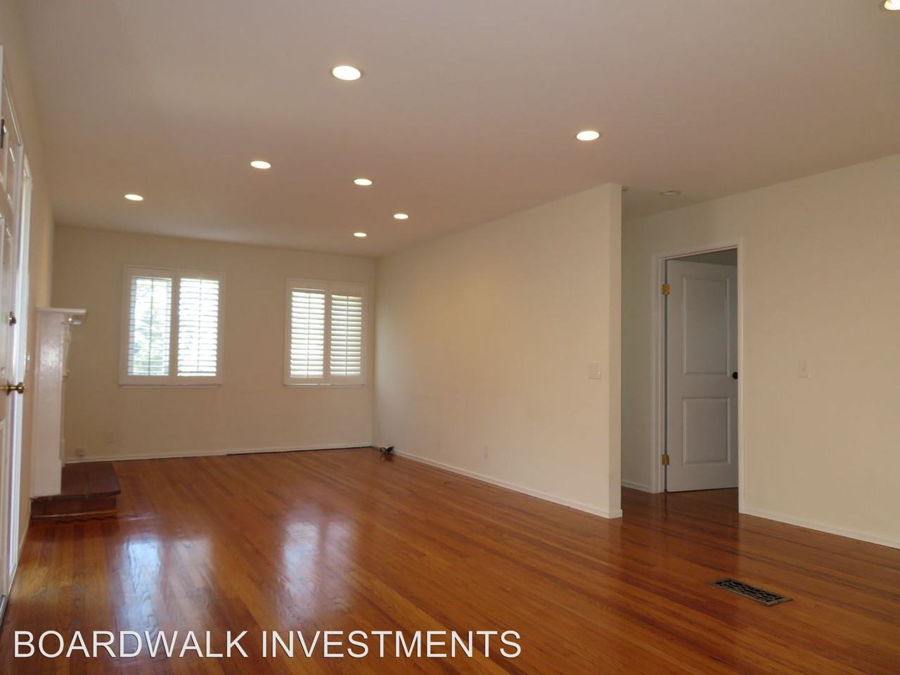 1431 Greenwood Way - Photo 3 of 17