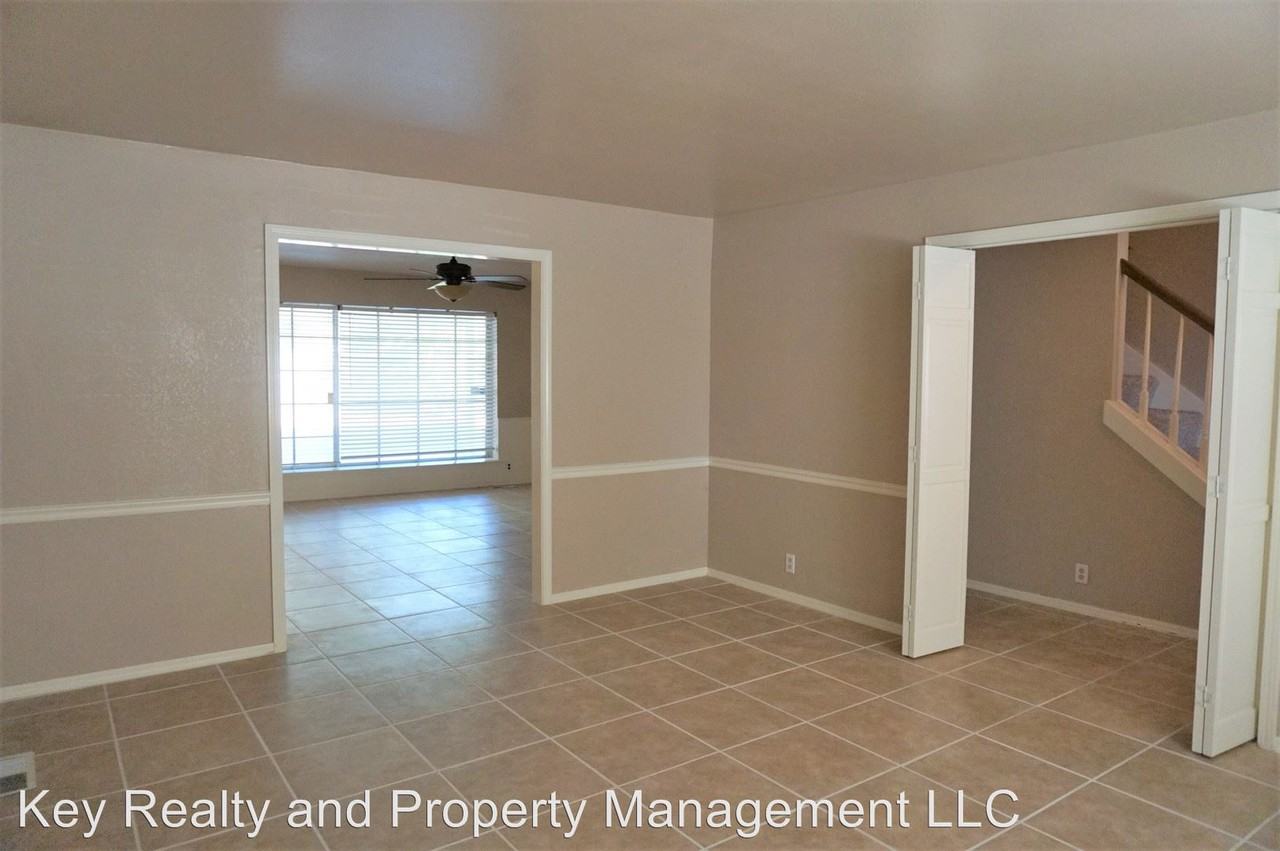 9204 Lansbrook Lane - Photo 2 of 46