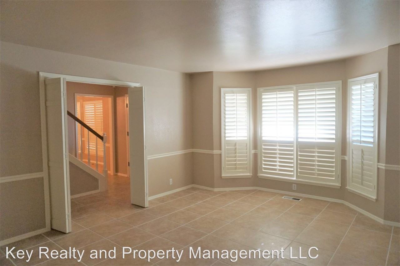 9204 Lansbrook Lane - Photo 3 of 46