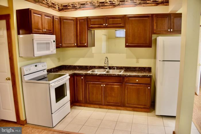 509 W Penn Avenue - Photo 2 of 11