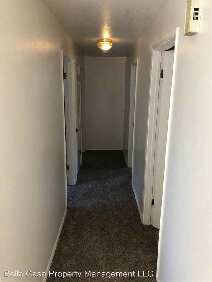 316 Nw Willamina Dr - Photo 3 of 19