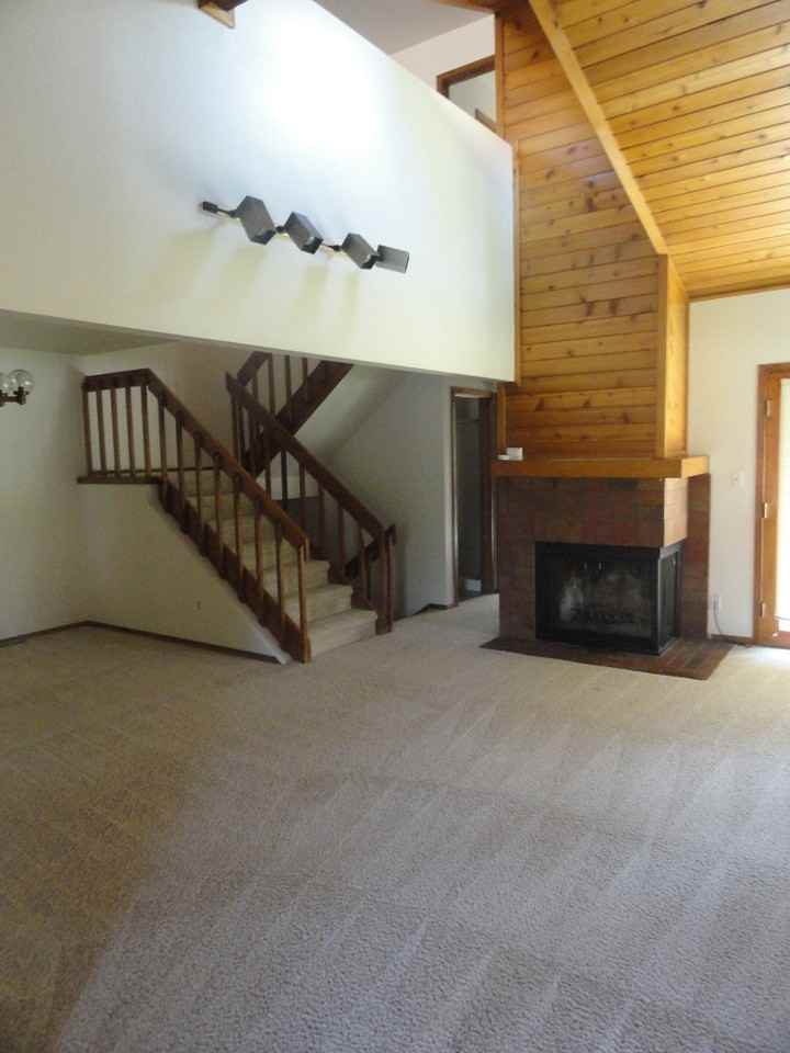 2000 Joslyn Pl - Photo 2 of 9