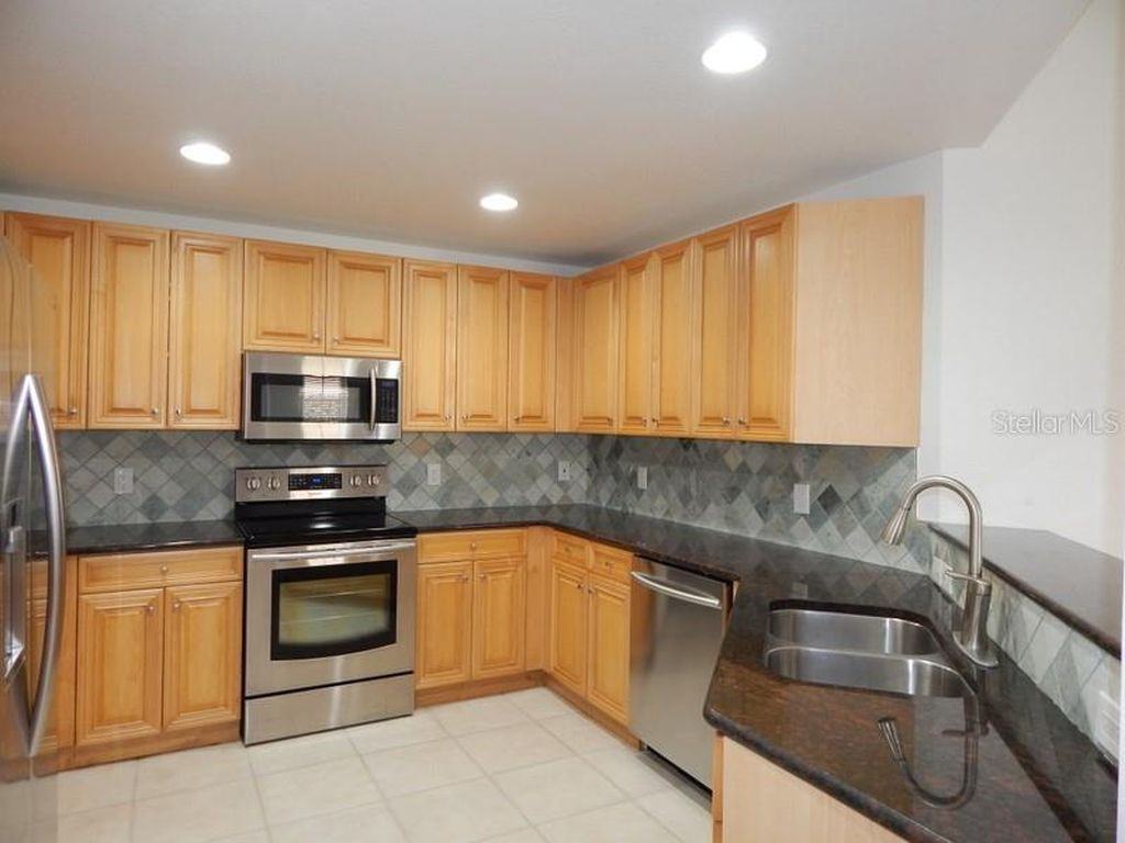 240 W End Dr - Photo 2 of 10