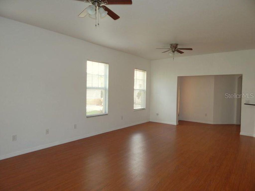 240 W End Dr - Photo 3 of 10