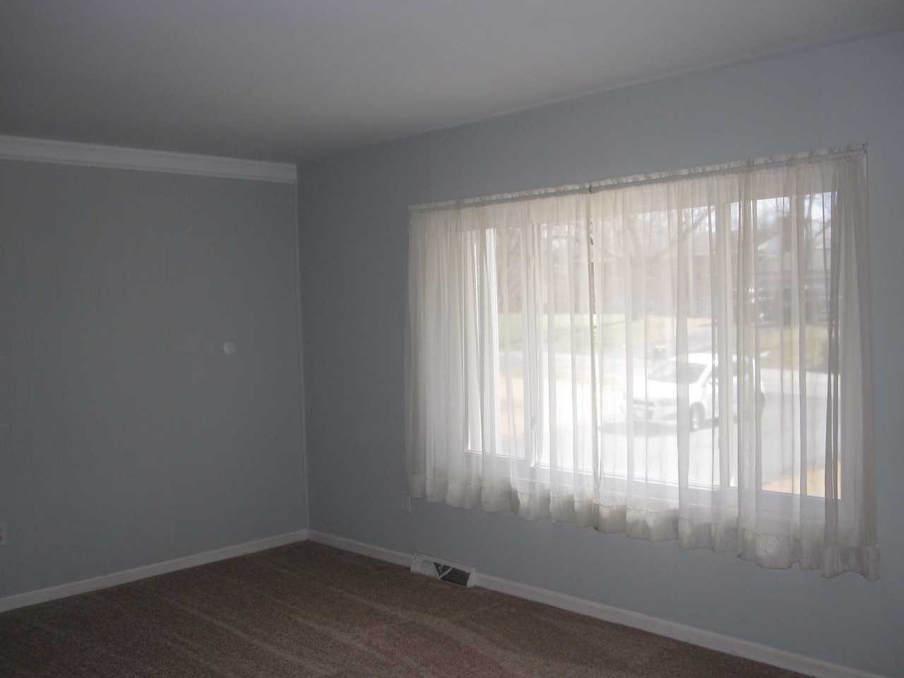 6613 Seneca Dr - Photo 2 of 17