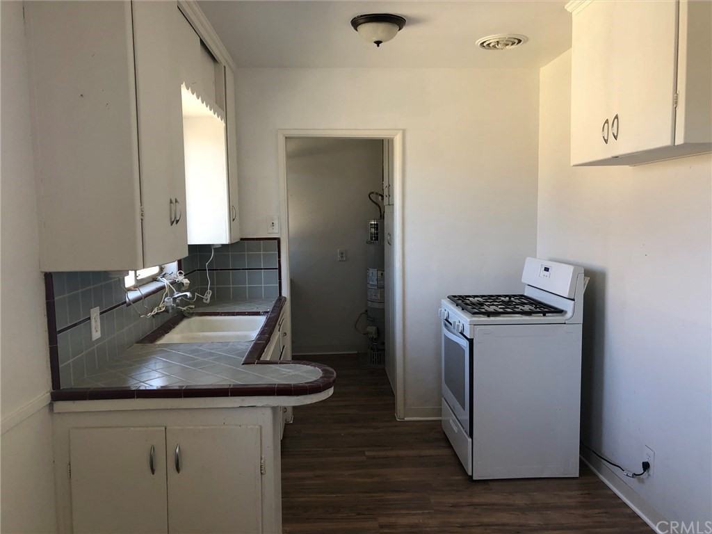 230 E Prospect Street 1/2 - Photo 2 of 12