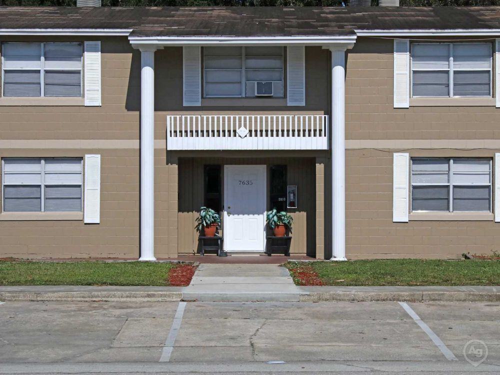 7713 India Ave - Photo 2 of 3