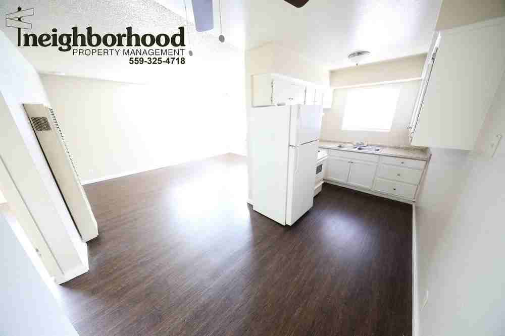 1421 East Cambridge Avenue - 1 - Photo 2 of 9