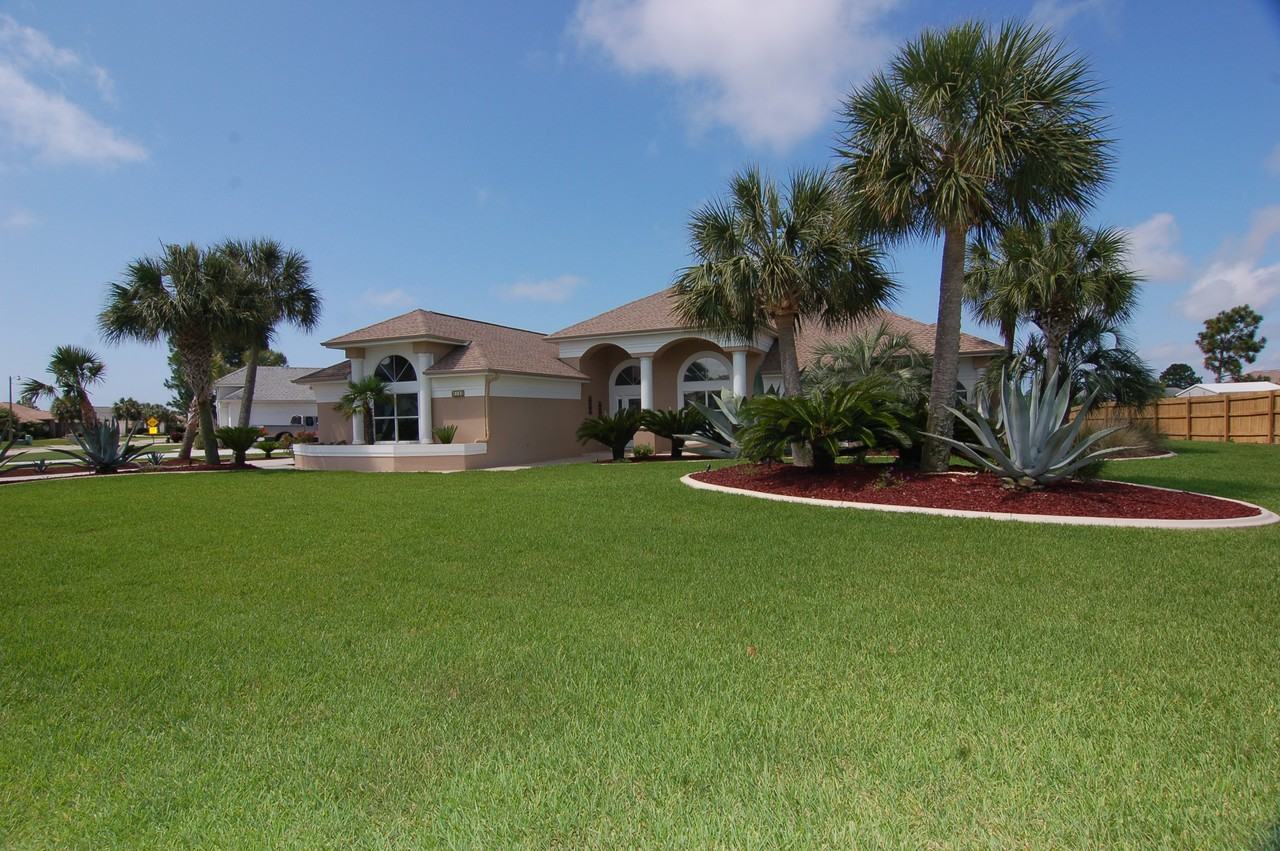 415 Palm Lake Dr - Photo 2 of 31