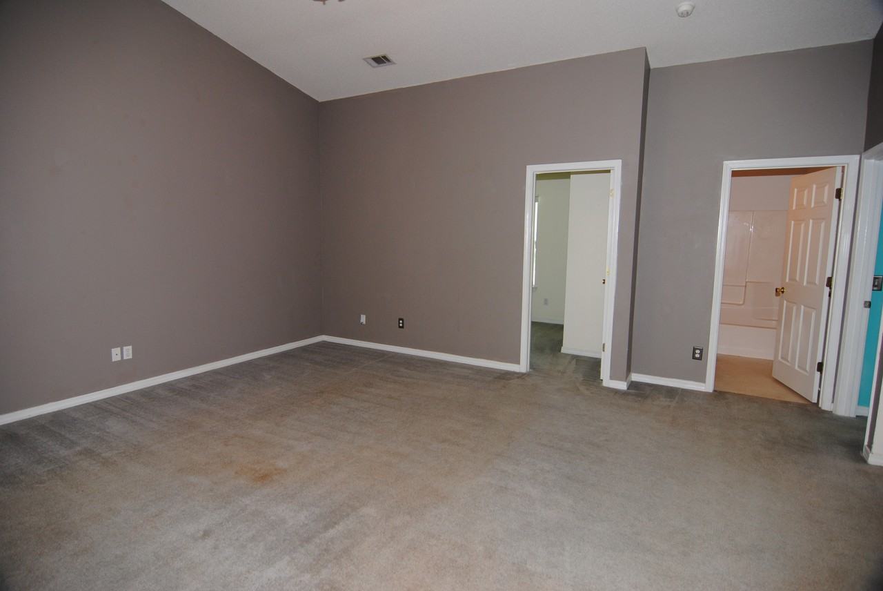 319 Mizzen Ln - Photo 3 of 39