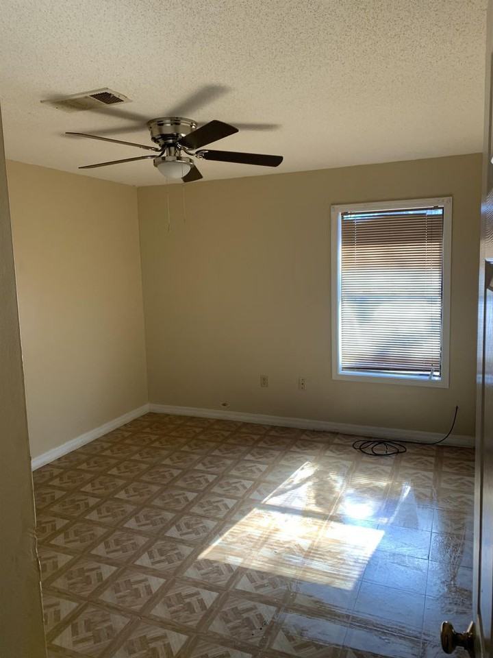 150 Lone Oak - 2 #Apt - Photo 2 of 7