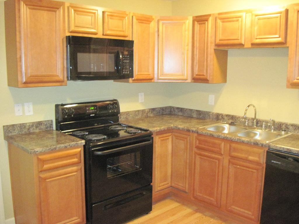 10806 Ewing Ave - Photo 2 of 8