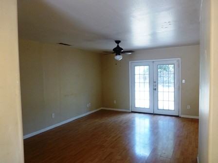 1605 S Pine St - Photo 3 of 15