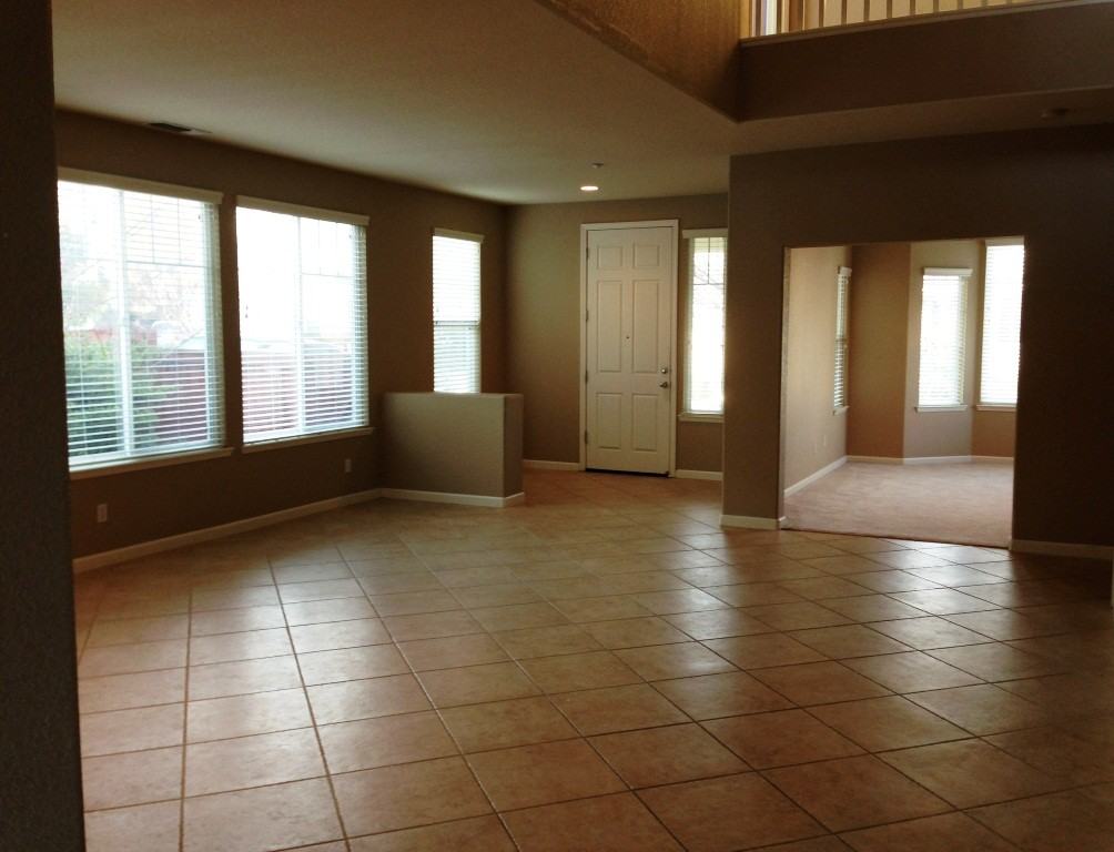 2867 Sandyhills Ln - Photo 2 of 11