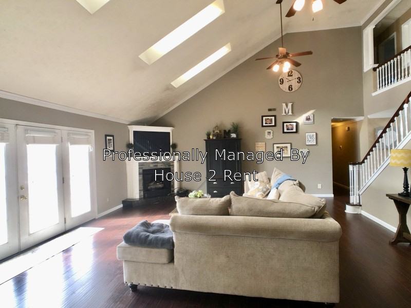 1707 Ceasar Lane - Photo 3 of 15