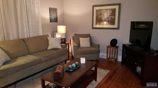 94 Conklin Avenue Unit 2 - Photo 3 of 13