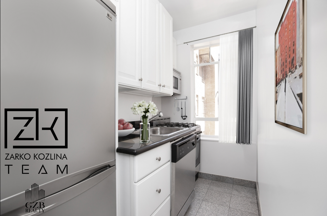 8th Ave & W 58th St #6 - Photo 3 of 4