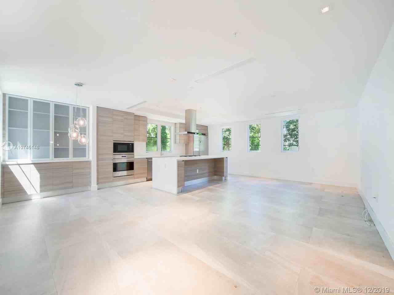 649 Santander Avenue - Photo 3 of 15