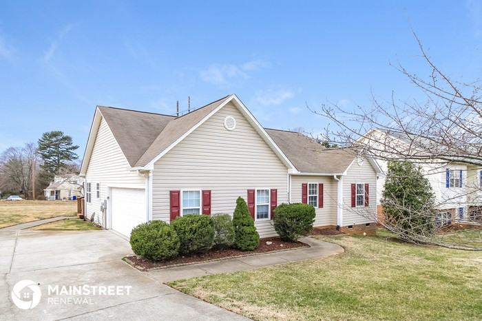 4236 Meredith Woods Lane - Photo 3 of 17