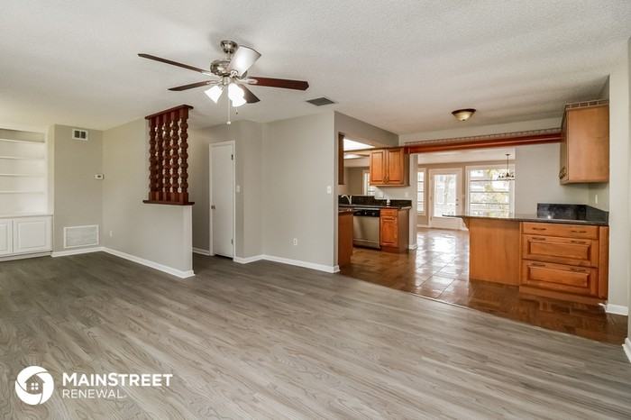 5133 Oak Hill Drive - Photo 3 of 16