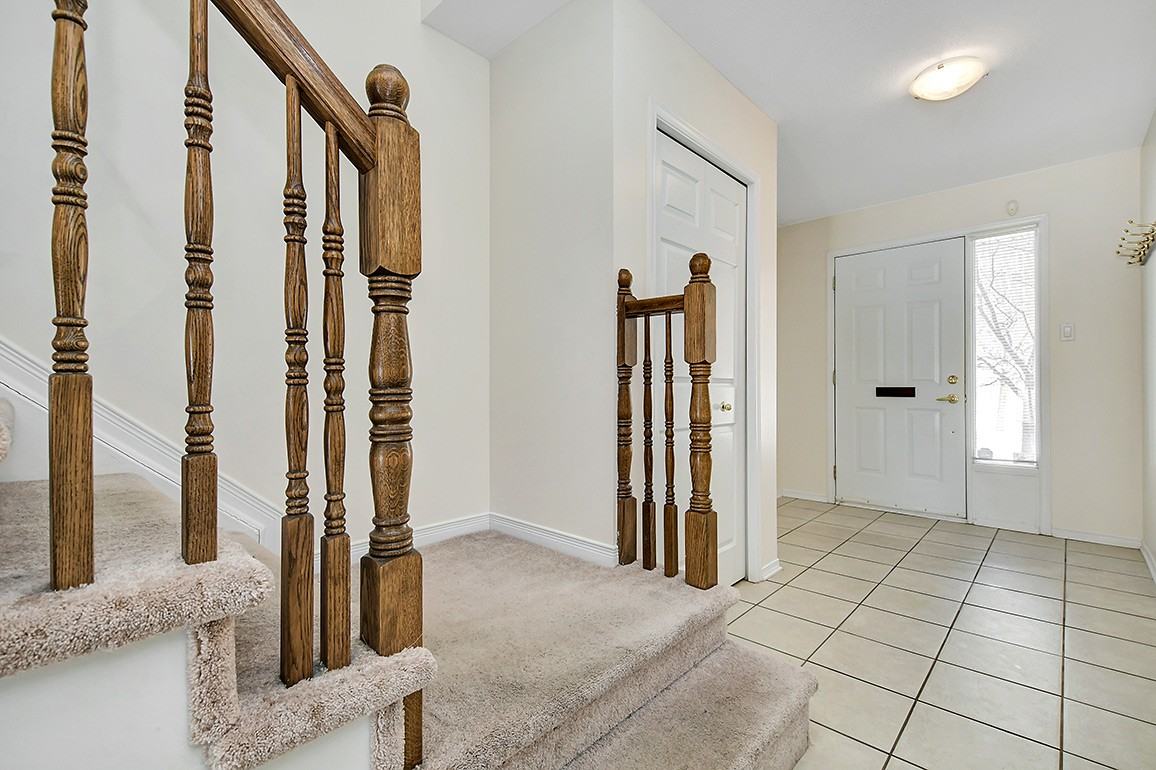 22 Pondside Private - Photo 2 of 17