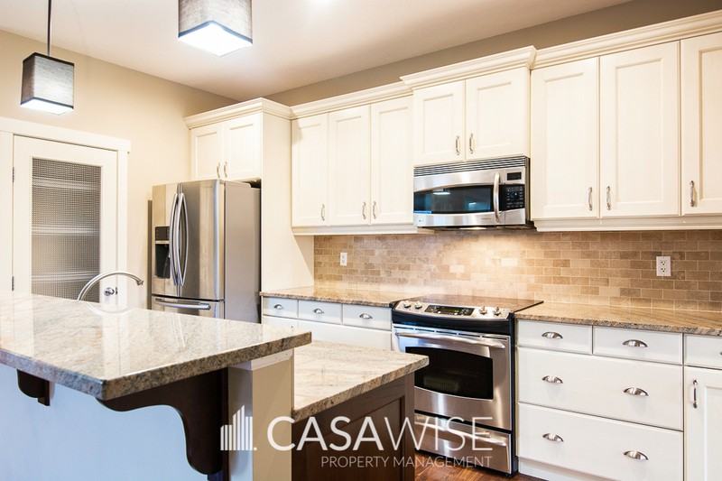 2011 125 Street Sw - Photo 2 of 10