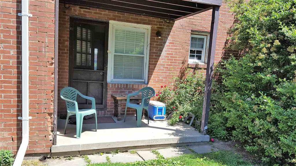 6 Huguenot St - Photo 3 of 6