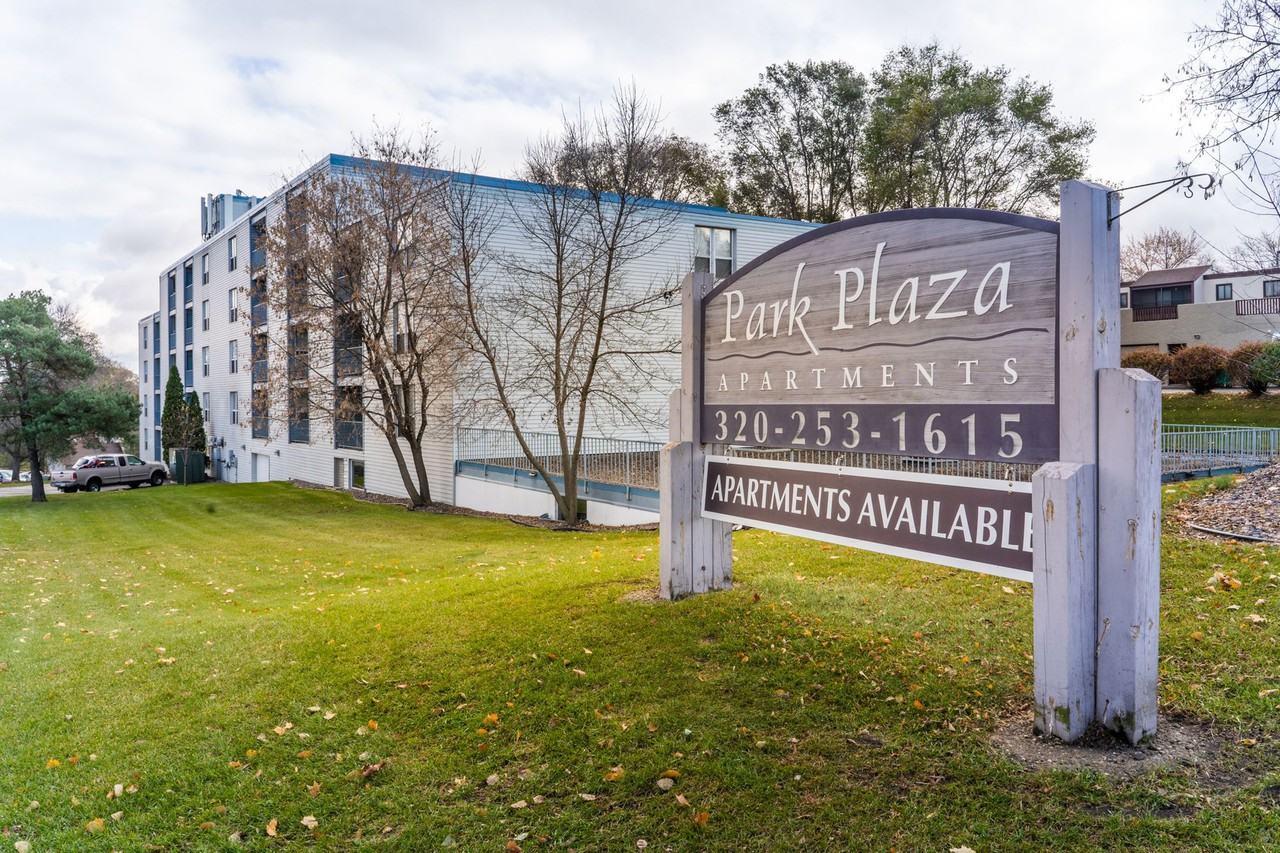 Park Plaza Apartments - Photo 7 of 15