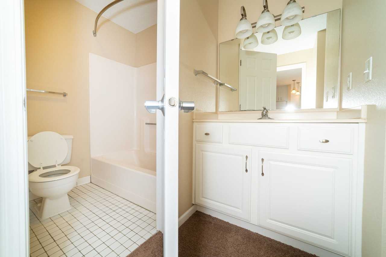 Plymouth Ponds Apartments - Photo 6 of 35