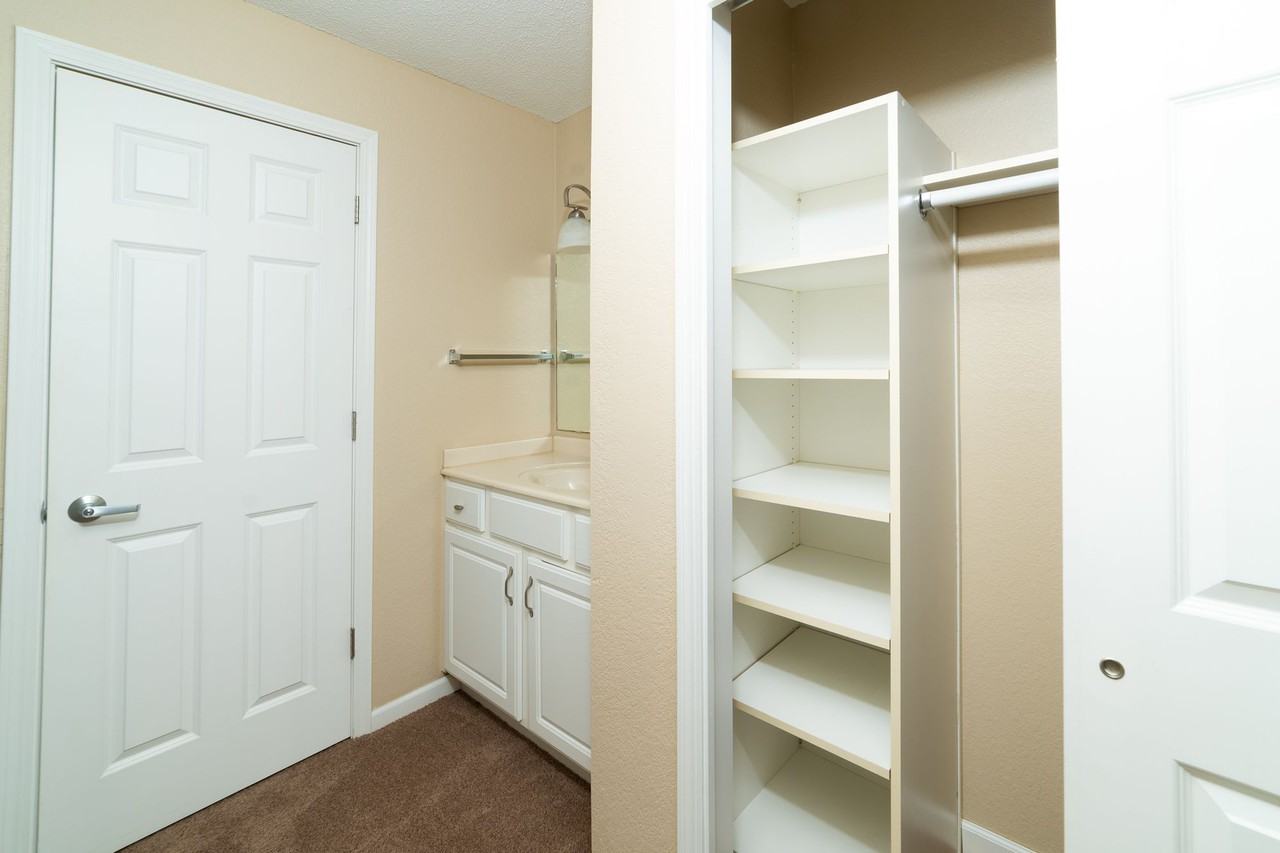 Plymouth Ponds Apartments - Photo 7 of 35