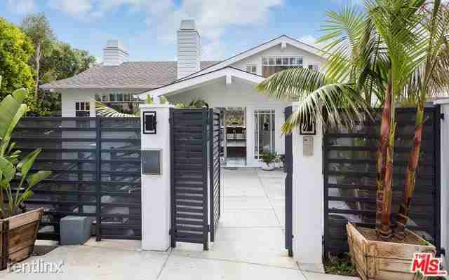 31844 Seafield Dr - Photo 3 of 10