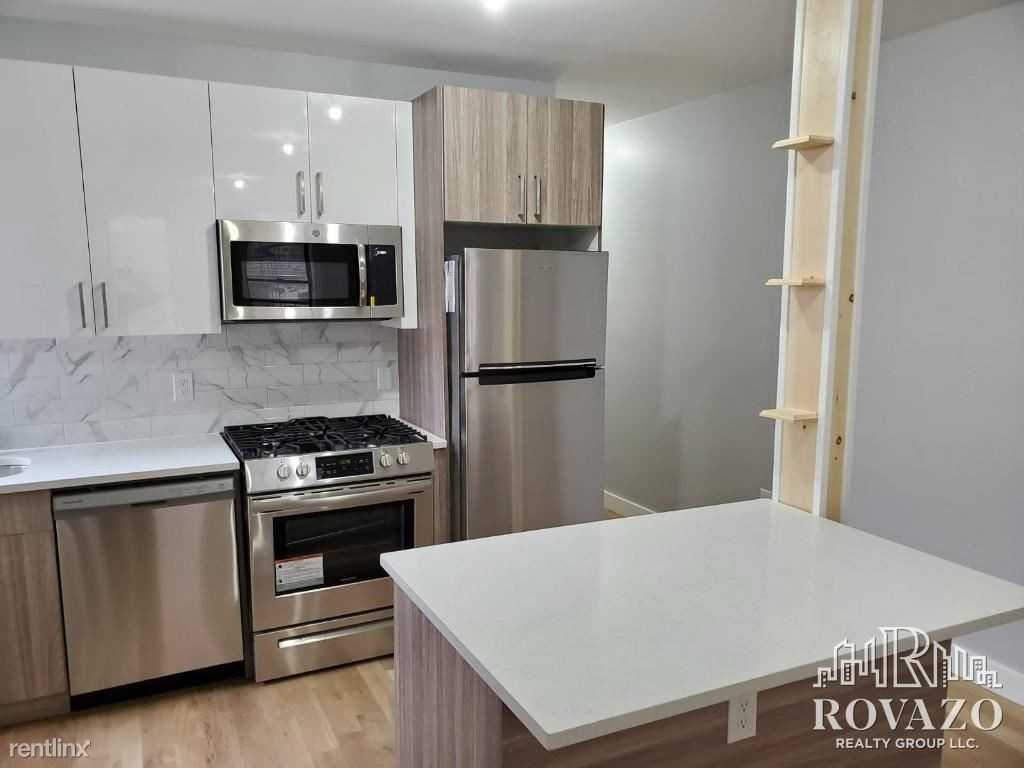 84-85 romaine Ave - Photo 2 of 9