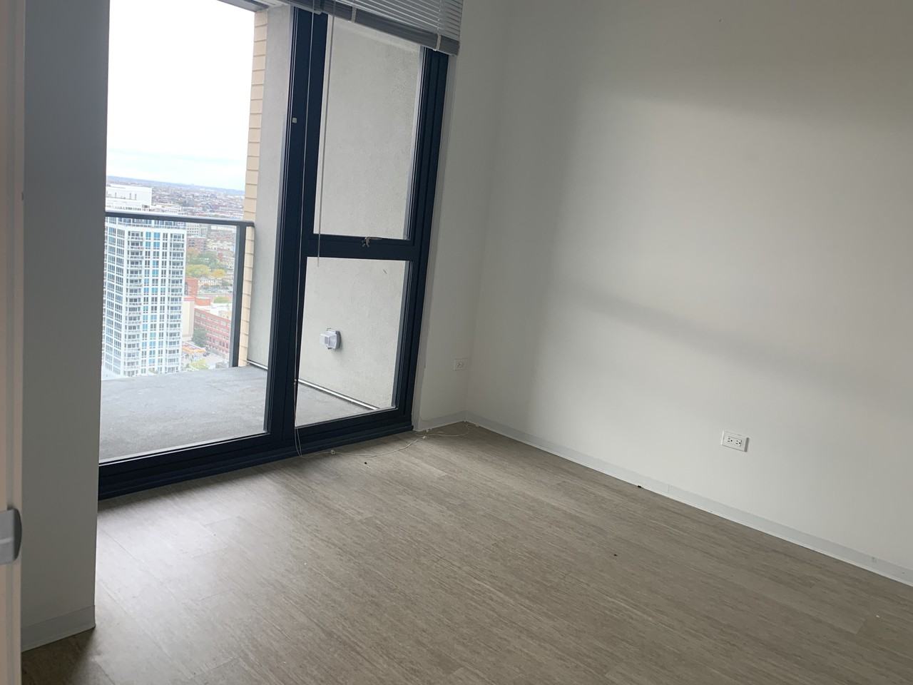 164 West Superior Street #5 - Photo 2 of 10